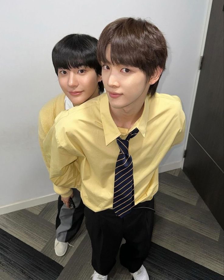 miahh_cc's tweet photo. SunRII7E Week! ☀️ - Anton Tuesday

I really love the friendship between Toni and Sungchan, I feel that are like brothers ☺️

Love you my Anton, love you my RII7E 🧡

🧡🧡🧡🧡🧡🧡🧡
#TonTuesday
#SunRII7EWeek https://t.co/kjgRJLJOD5