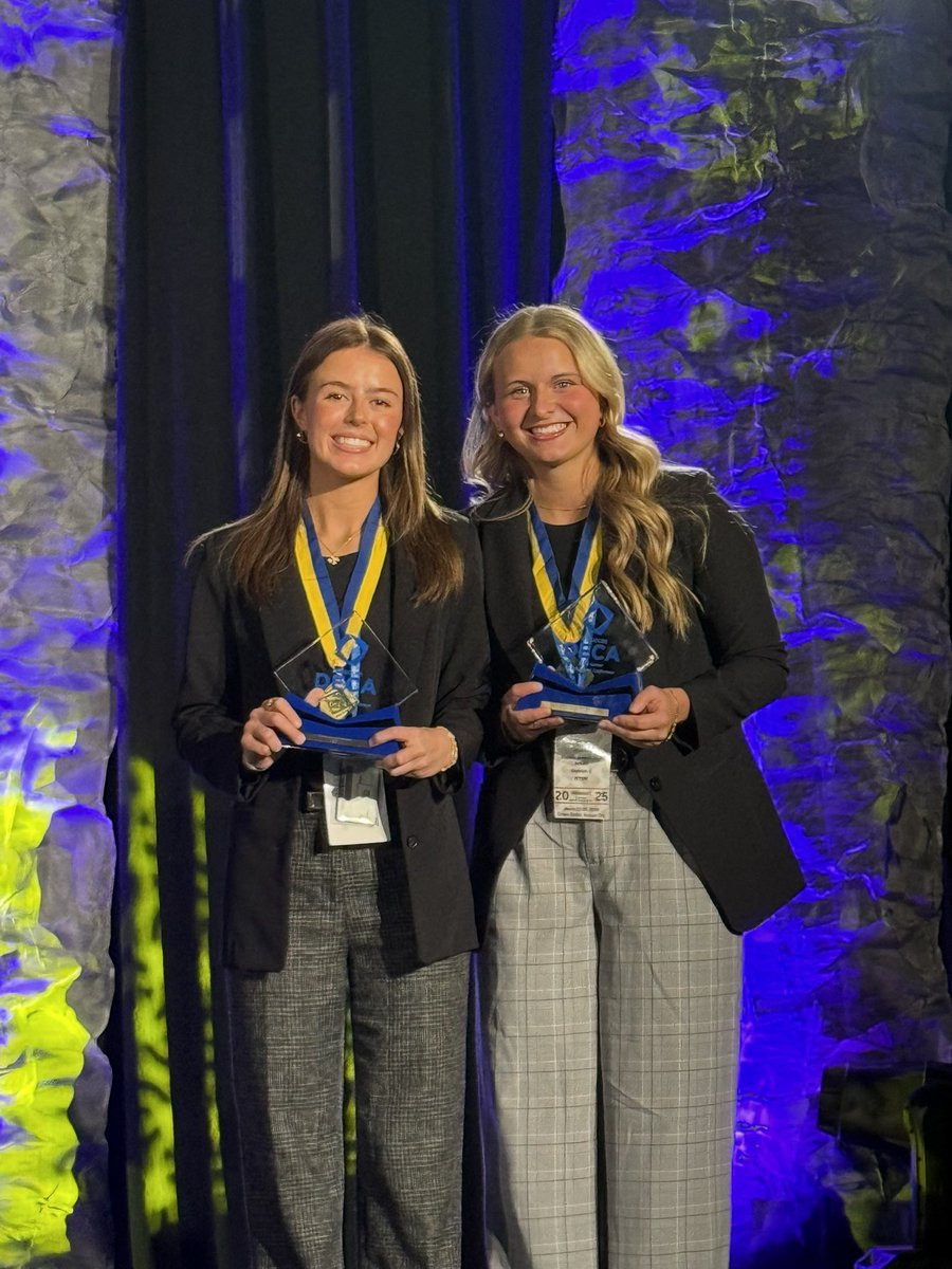 Francis Howell DECA tweet media