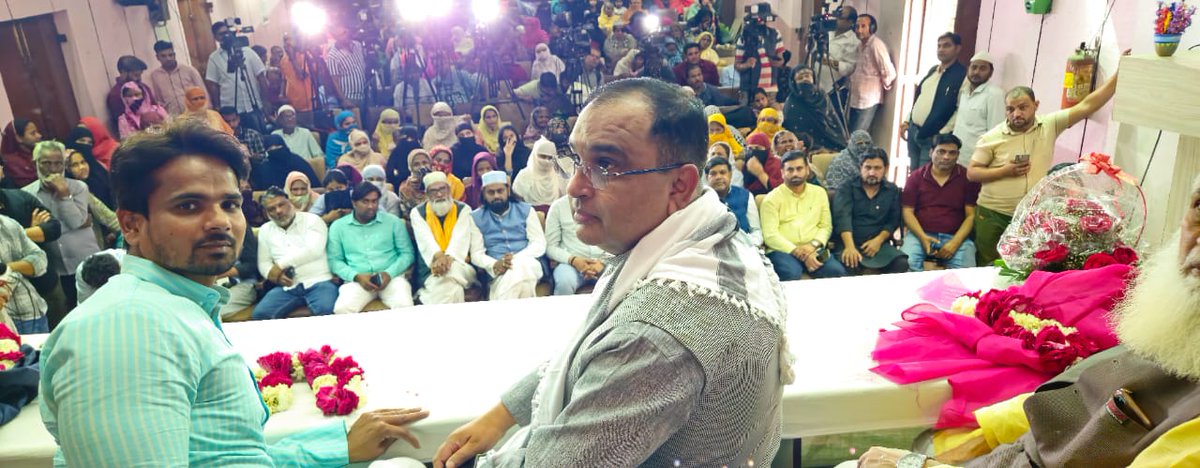 आज #सौगात_ए_मोदी कार्यक्रम के तहत हमारे यशस्वी प्रधानमंत्री आदरणीय श्री <a href="/narendramodi/">Narendra Modi</a> जी की पहल पर आलिजनाब <a href="/JamalSiddiqui_/">Jamal Siddiqui</a> जी (राष्ट्रीय अध्यक्ष भाजपा अल्पसंख्यक मोर्चा) के नेतृत्व में आदरणीय श्री <a href="/dushyanttgautam/">Dushyant Kumar Gautam</a> जी (राष्ट्रीय महामंत्री एवं अल्पसंख्यक मोर्चा प्रभारी) की गरिमामय