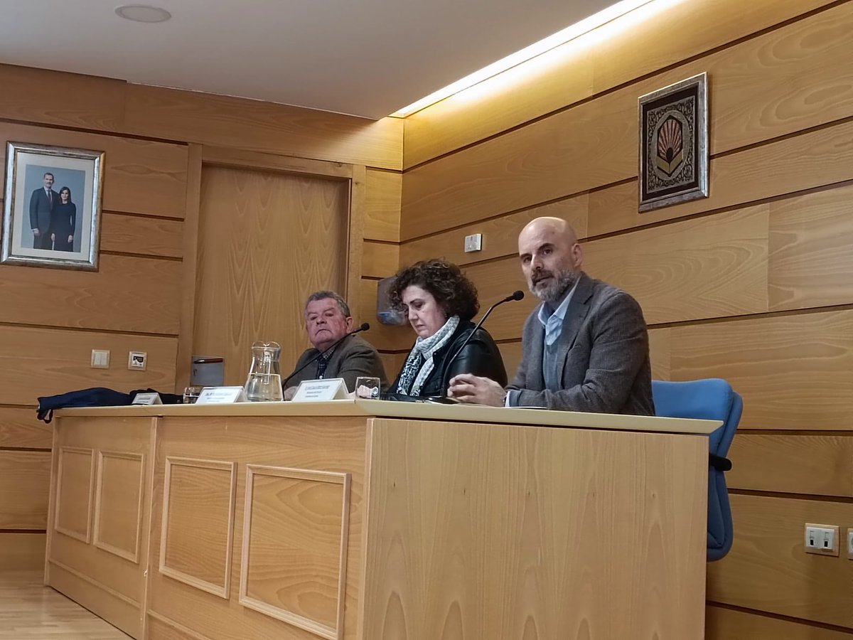 Facultad de Ciencias - UCO (@fac_cienciasuco) on Twitter photo 🗣️Hoy en <a href="/Fac_CienciasUCO/">Facultad de Ciencias - UCO</a> hemos contado con la presencia del catedrático Antonio Diéguez Lucena, de la Universidad de Málaga <a href="/InfoUMA/">Universidad de Málaga</a>, quien ha impartido la conferencia titulada “Integración con la máquina. Realidades y promesas” #CienciasUCO50 🗣️Hoy en <a href="/Fac_CienciasUCO/">Facultad de Ciencias - UCO</a> hemos contado con la presencia del catedrático Antonio Diéguez Lucena, de la Universidad de Málaga <a href="/InfoUMA/">Universidad de Málaga</a>, quien ha impartido la conferencia titulada “Integración con la máquina. Realidades y promesas” #CienciasUCO50