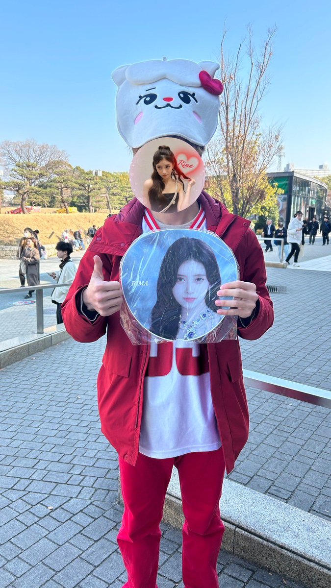 世界でいちばん愛してるリマ！誕生日おめでと！虹プロから推して4年自分の思い出にはずっとリマがいてくれた!初めて会えた日を忘れたことないしこれからもずっと思い出作りたいよ。絶対会いに行くから！！幸せな1年にしてね！
#HappyRIMADay
#RIMA_bubble
#RIMA
#私の宝物数えるとずっとりまがいる