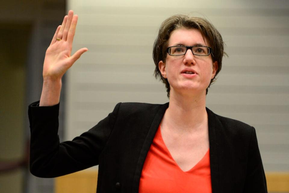 BRUSSEL 🍃 • Schaarbeek krijgt twee burgemeesters voor de prijs van één, en de Molenbeekse politiek lijkt almaar meer op een vaudeville. doorbraak.be/deze-week-in-b…