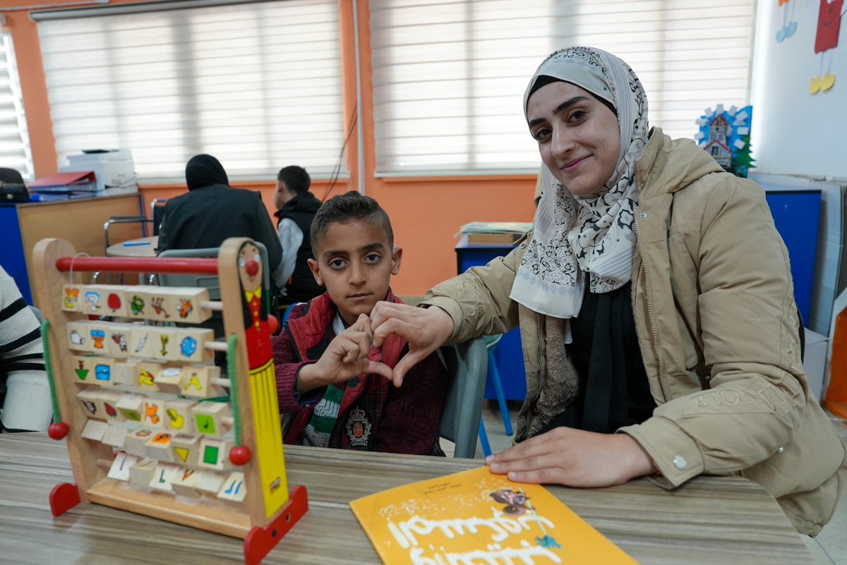 This week, World Vision joins leaders at the CIES 2025 Conference in Chicago! 🎓✨ We’ll explore how tech helps vulnerable children access quality learning. Topics: 🔹 EdTech &amp; Literacy in Africa &amp; Asia 🔹 Book Corners &amp; Libraries 🔹 School-Related GBV 🔹 ICTs &amp; Teacher Training.