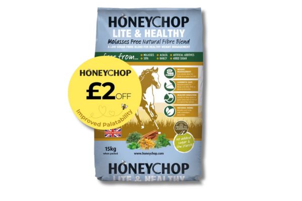 A nationwide promotion will see horse owners benefit from £2 off Honeychop Lite &amp; Healthy throughout April.  Read morre: bit.ly/4c6Z7zy #honeychop #honeychopliteandhealthy #laminitis #apriloffer #springgrazing #highfibre