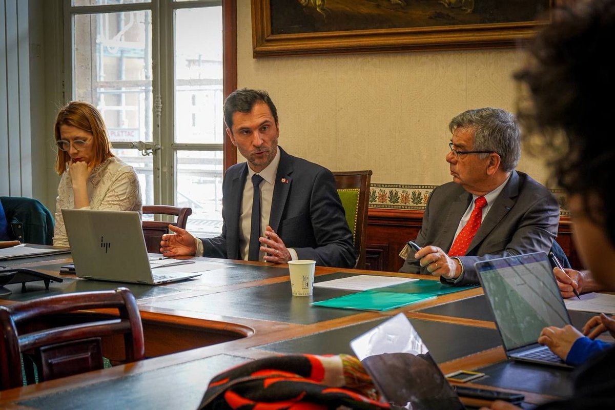 Cosmos4Humanity's tweet image. Last week, our president @ElssClaire was at the French National Assembly for an interesting exchange on the Artemis Accords, at the initiative of the MP @ArSaint_Martin. 
A key moment to lay the foundations for a political reflection on the future of French and European space law