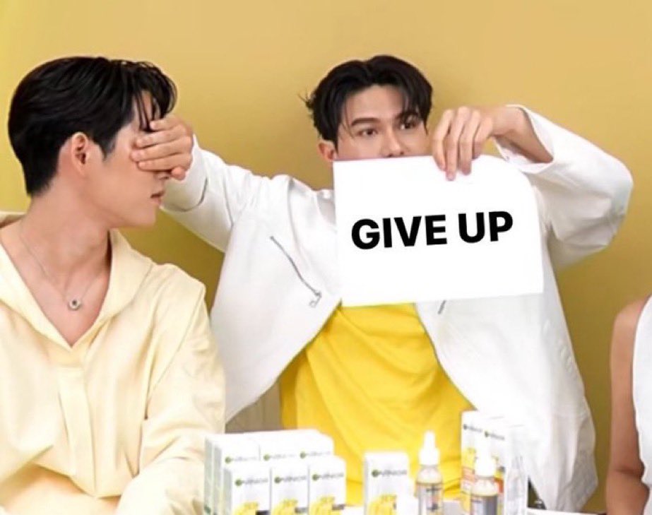 moonlight_snp's tweet image. William when he saw the shirtless pictures of his boyfriend being posted🤭😁
#ทวงคืนฉลามเอสสู่ทะเล