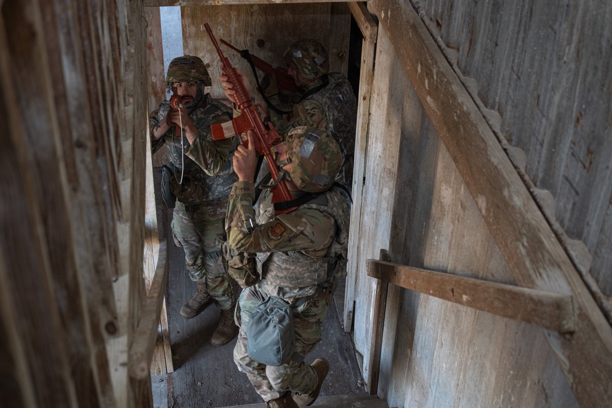 Whiteman_AFB's tweet image. Training to Win 💪
Airmen from #TeamWhiteman just wrapped up an intense Field Training Exercise, showcasing our commitment to remain lethal, agile, and always ready... Anytime... Anywhere.
#FollowUs #Warfighters #Lethality