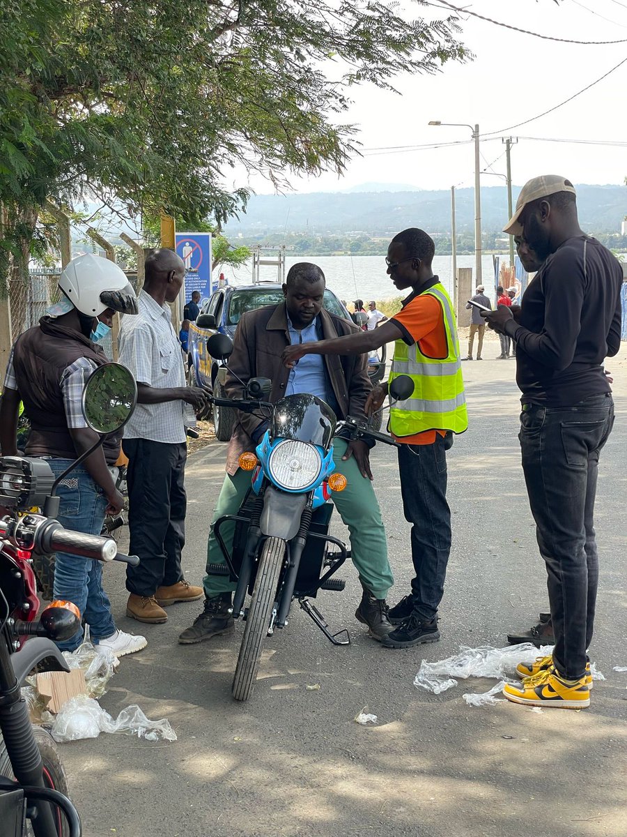 🥳expanding across Kisumu county!!📷new office in the Anna Building opposite I&amp;M Bank!! 10 new riders joining the E-Safiri team🏍️🏍️!! come see us and get something new!!
#emobility #accessibility #reliablesolutions