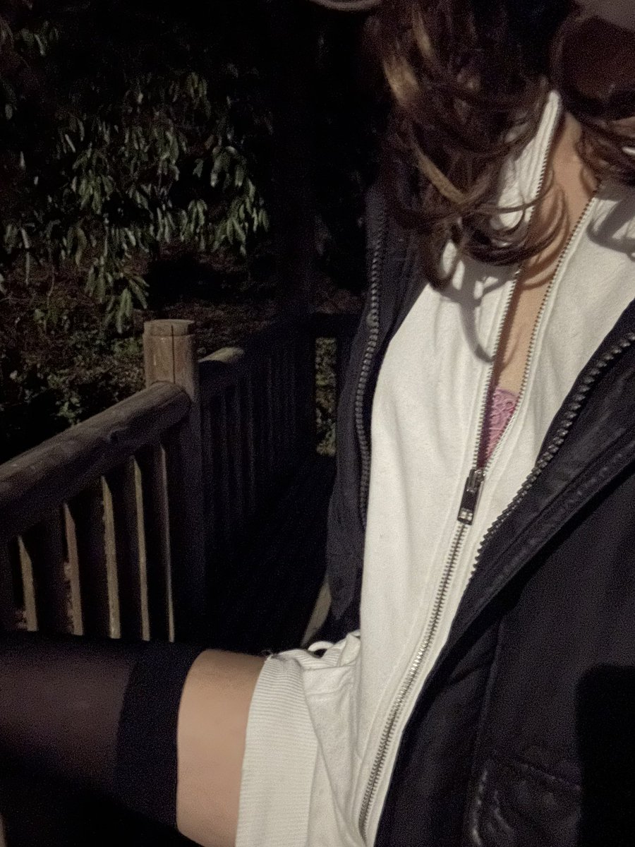 black_knitjosou's tweet photo. あったかくなってきたねー
暑くなる前にどんどんお出かけしないと！

この日はいろんな人に見られました💕 https://t.co/b5wgQ8YAp9