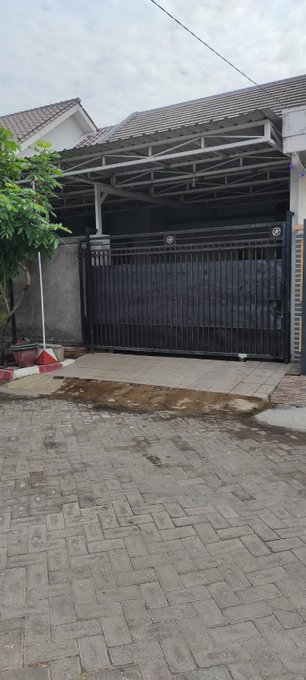 rizkishla's tweet photo. @biasalahanakmud DIJUAL CEPAT BU 
Lokasi :  Bligo, Sidoarjo, Jawa Timur 
LT/LB  : LT 120, LB 70 
KM/KT : KT 3, KM 1 
Harga : 900 jt 
info lain : ada car pot, dekat dengan kawasan industri sidoarjo, lingkungan aman, Furnished, SHM. 
Minat boleh dm monggo https://t.co/2vpcPL9Td0