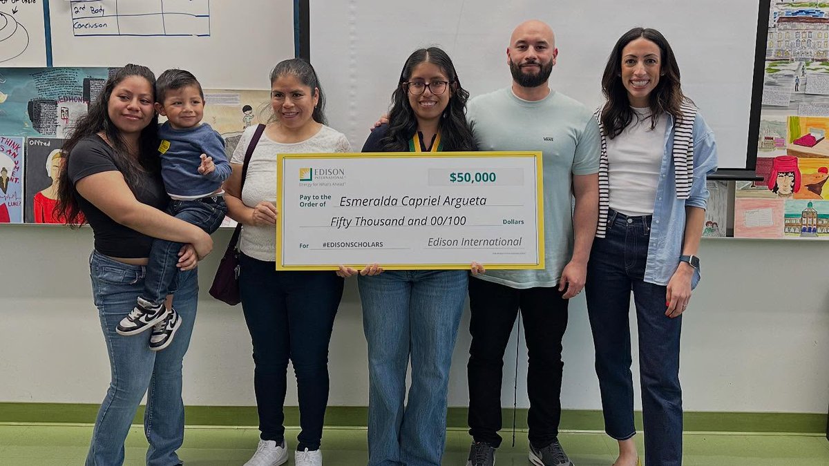 Dr. Karla V. Estrada (@lausddepsupinst) on Twitter photo đ A day to remember at Garfield High! 
Join us in celebrating Esmeralda Capriel Argueta, who just became a #2025EdisonScholarâearning a $50,000 scholarship! đ« đ A day to remember at Garfield High! 
Join us in celebrating Esmeralda Capriel Argueta, who just became a #2025EdisonScholarâearning a $50,000 scholarship! đ«