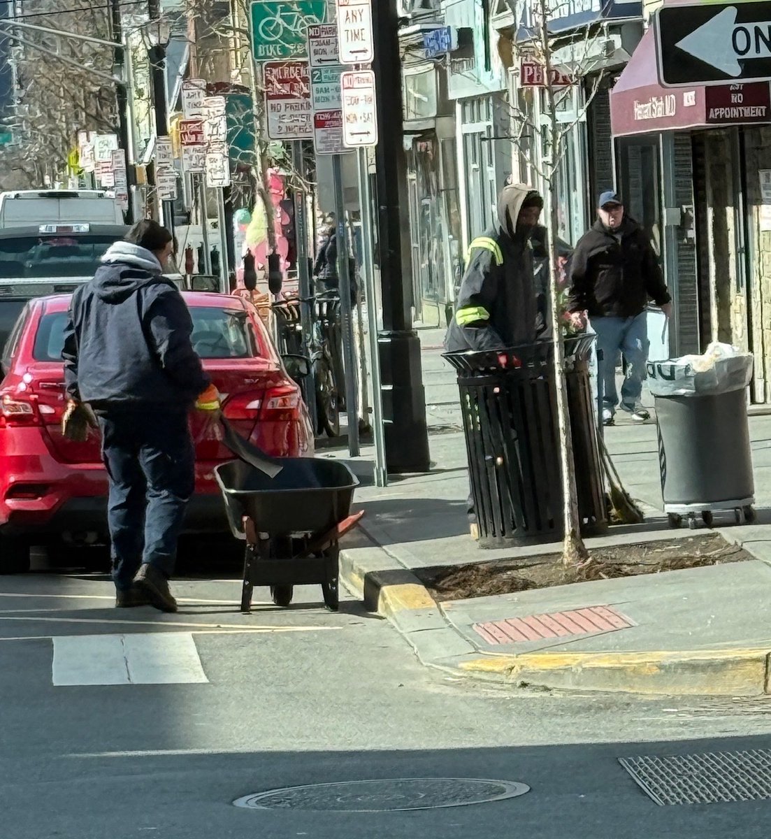 Big thanks to Jersey City DPW and Forestry for their hard work pruning and refilling our tree beds! Their dedication keeps Central Avenue looking vibrant and welcoming. We appreciate all that they do to make our main street thrive!