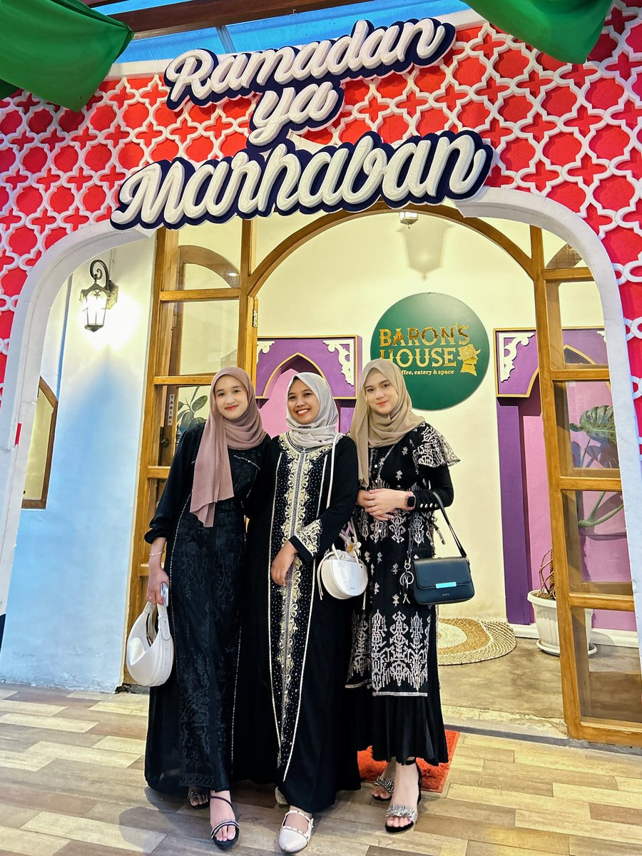 Susah, seneng, jungkir balik, usaha bareng, kesasar, ldr, travelling dari tahun 2011 sudah kita lalui semua, dari yg masih hobi sepedaan kemana2, sampe sekarang udah mau kepala 3🥹, gak kliatan kan? Alhamdulillah semoga selalu awet muda🫠🤣💞 luvv🫶🏻