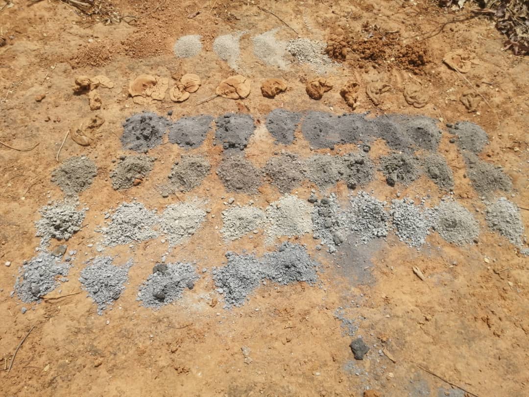 Site se sirakola.
Étude géologique, ça consiste de déterminé le niveau pièzometrique au sous sol.
Profondeur: 87,5m.
Quantité d'eau est de 3m³/h.
Projet: ENABEL.