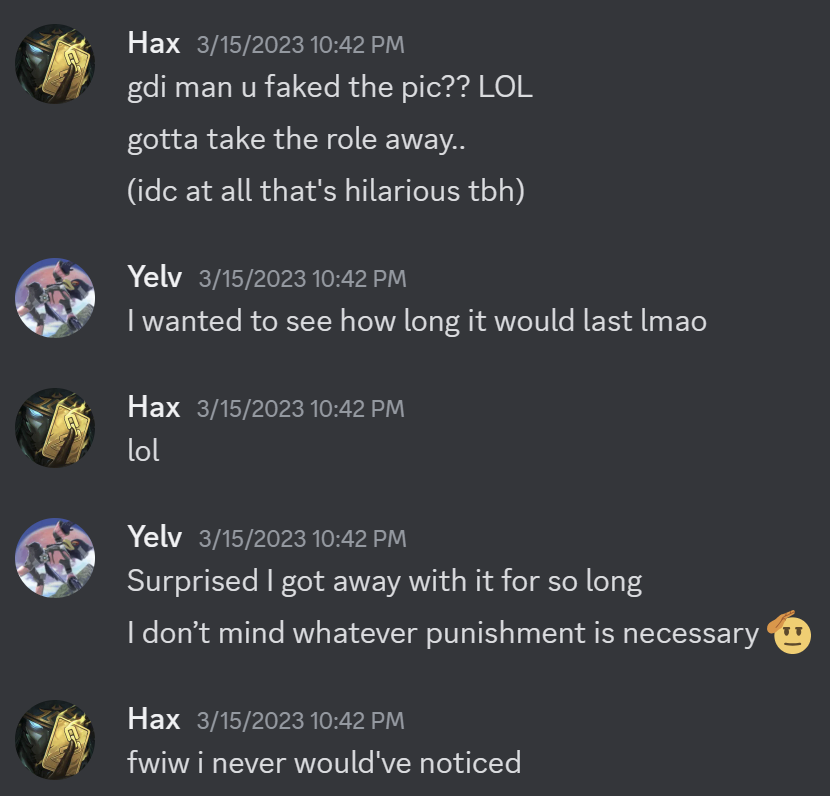 Yelvfar's tweet photo. That time I photoshopped my R2 B0XX to look like an R1 B0XX to get the purple R1 role in the server.. It took 6 months until somebody noticed and snitched https://t.co/MUYBefOkjY