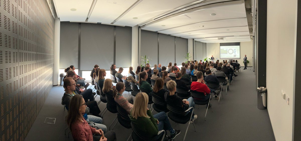 czt_uam's tweet photo. 🤩💪 Where else would you find such excellent attendance at seminars if not at @czt_uam!

🧐 Today, the first seminar of the year took place, during which we met the leaders of new research teams in our Center!

📣 Today's speakers were:
🧑🏻‍🔬 𝗗𝗿. 𝗵𝗮𝗯. 𝗔𝗱𝗿𝗶𝗮𝗻 𝗙𝗿𝗮𝗻𝗰𝘇𝘆𝗸, 𝗣𝗿𝗼𝗳. 𝗨𝗔𝗠: 𝘖𝘳𝘨𝘢𝘯𝘰𝘴𝘪𝘭𝘪𝘤𝘰𝘯-𝘣𝘢𝘴𝘦𝘥 𝘣𝘶𝘪𝘭𝘥𝘪𝘯𝘨 𝘣𝘭𝘰𝘤𝘬𝘴 𝘧𝘰𝘳 𝘵𝘩𝘦 𝘤𝘰𝘯𝘵𝘳𝘰𝘭𝘭𝘦𝘥 𝘴𝘺𝘯𝘵𝘩𝘦𝘴𝘪𝘴 𝘰𝘧 𝘶𝘯𝘴𝘢𝘵𝘶𝘳𝘢𝘵𝘦𝘥 𝘰𝘳𝘨𝘢𝘯𝘪𝘤 𝘤𝘰𝘮𝘱𝘰𝘶𝘯𝘥𝘴 𝘢𝘯𝘥 𝘩𝘺𝘣𝘳𝘪𝘥 𝘱𝘰𝘭𝘺𝘮𝘦𝘳𝘴
👩🏻‍🔬 𝗗𝗿. 𝗝𝗮𝗴𝗼𝗱𝗮 𝗟𝗶𝘁𝗼𝘄𝗰𝘇𝗲𝗻𝗸𝗼-𝗖𝘆𝗯𝘂𝗹𝘀𝗸𝗮 @JagodaLab: 𝘋𝘦𝘷𝘦𝘭𝘰𝘱𝘮𝘦𝘯𝘵 𝘰𝘧 𝘛𝘪𝘴𝘴𝘶𝘦-𝘌𝘯𝘨𝘪𝘯𝘦𝘦𝘳𝘦𝘥 𝘝𝘢𝘴𝘤𝘶𝘭𝘢𝘳 𝘎𝘳𝘢𝘧𝘵𝘴 𝘵𝘩𝘳𝘰𝘶𝘨𝘩 𝟥𝘋 𝘉𝘪𝘰𝘱𝘳𝘪𝘯𝘵𝘪𝘯𝘨 𝘰𝘧 𝘊𝘦𝘭𝘭-𝘓𝘢𝘥𝘦𝘯 𝘏𝘺𝘥𝘳𝘰𝘨𝘦𝘭𝘴.

🥳 Congratulations to the speakers, and see you at the next seminar in a month!