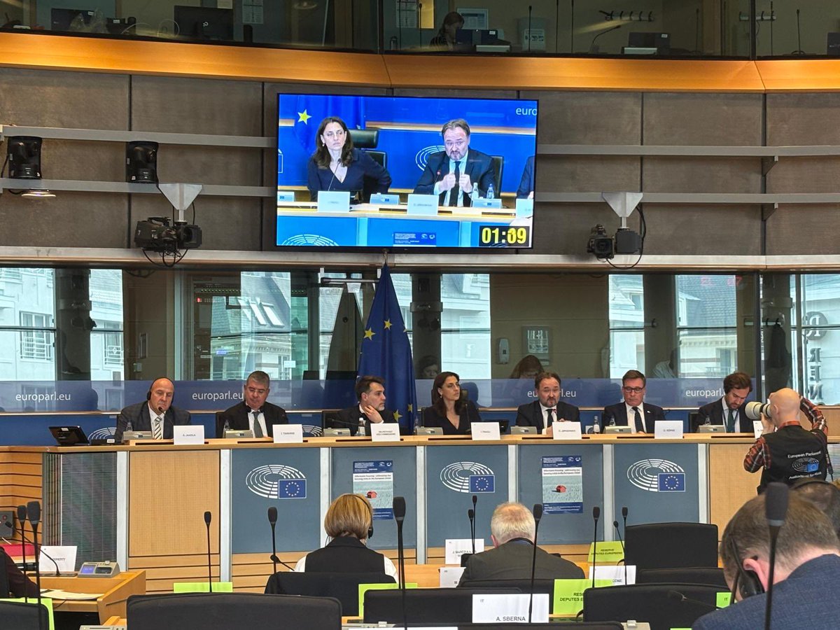 Happy to launch #AffordableHousingDialogue w <a href="/Europarl_EN/">European Parliament</a> <a href="/itinagli/">Irene Tinagli</a> 

We will engage with everyone to find common solutions for 
#AffordableHousing

For too many Europeans home doesn't mean security &amp; warmth.But worry,debt, crisis. 
If our home is not stable,neither our
democracy