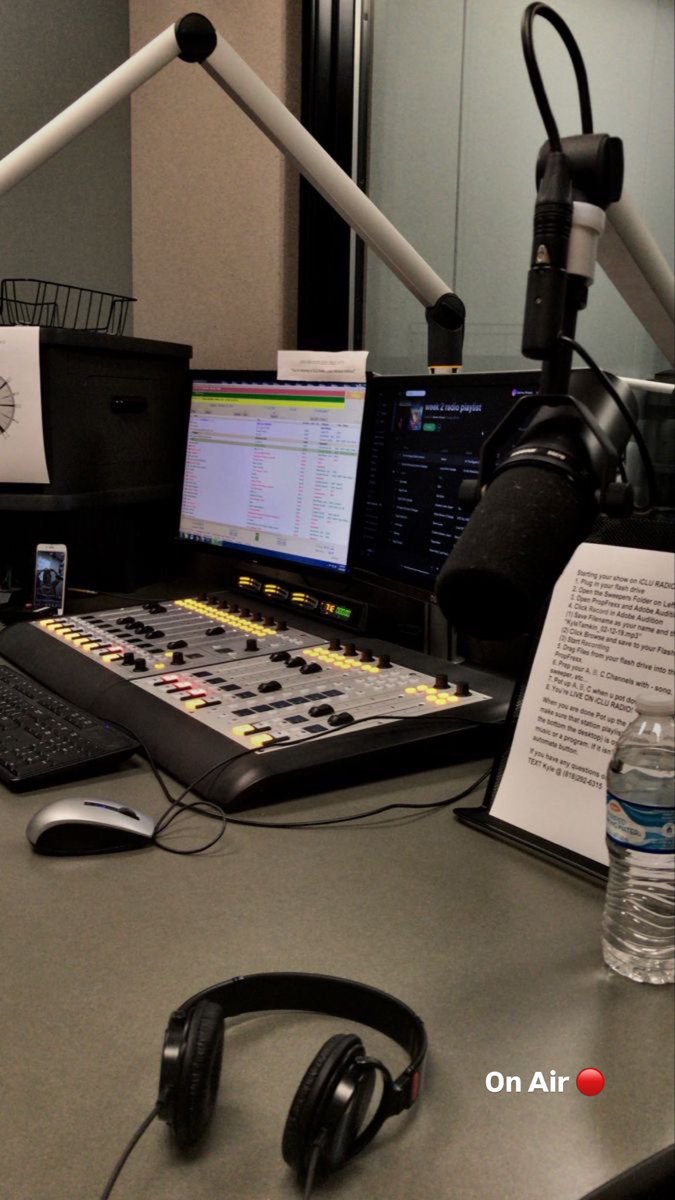 CandraFalling's tweet image. 𝗰𝗮𝗻𝗱𝗿𝗮𝗱𝗵𝗶 added a story on Instagram.