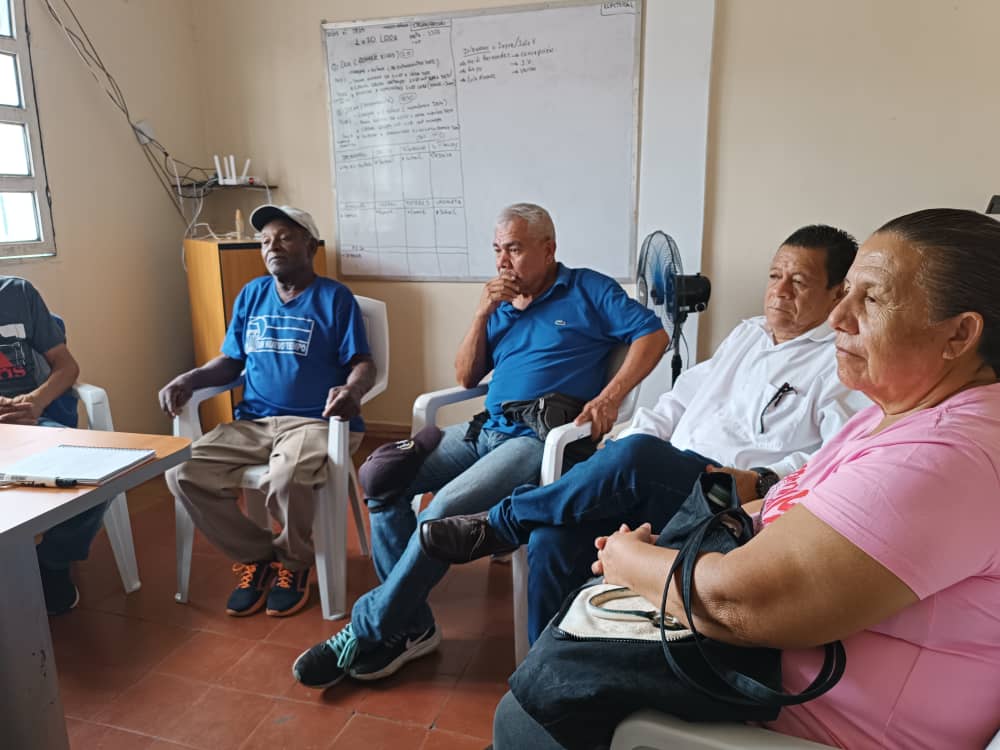 partidountlara_'s tweet photo. 25DeMarzo Reunión de trabajo con el equipo de organización y electoral de #UNTiribarren , en la sede @partidountlara_ en atención al cumplimiento de las líneas nacionales en cuanto  a la participación electoral del Próximo mes de mayo. #2025 @partidoUNT @manuelrosalesg https://t.co/knAqDkNuwD