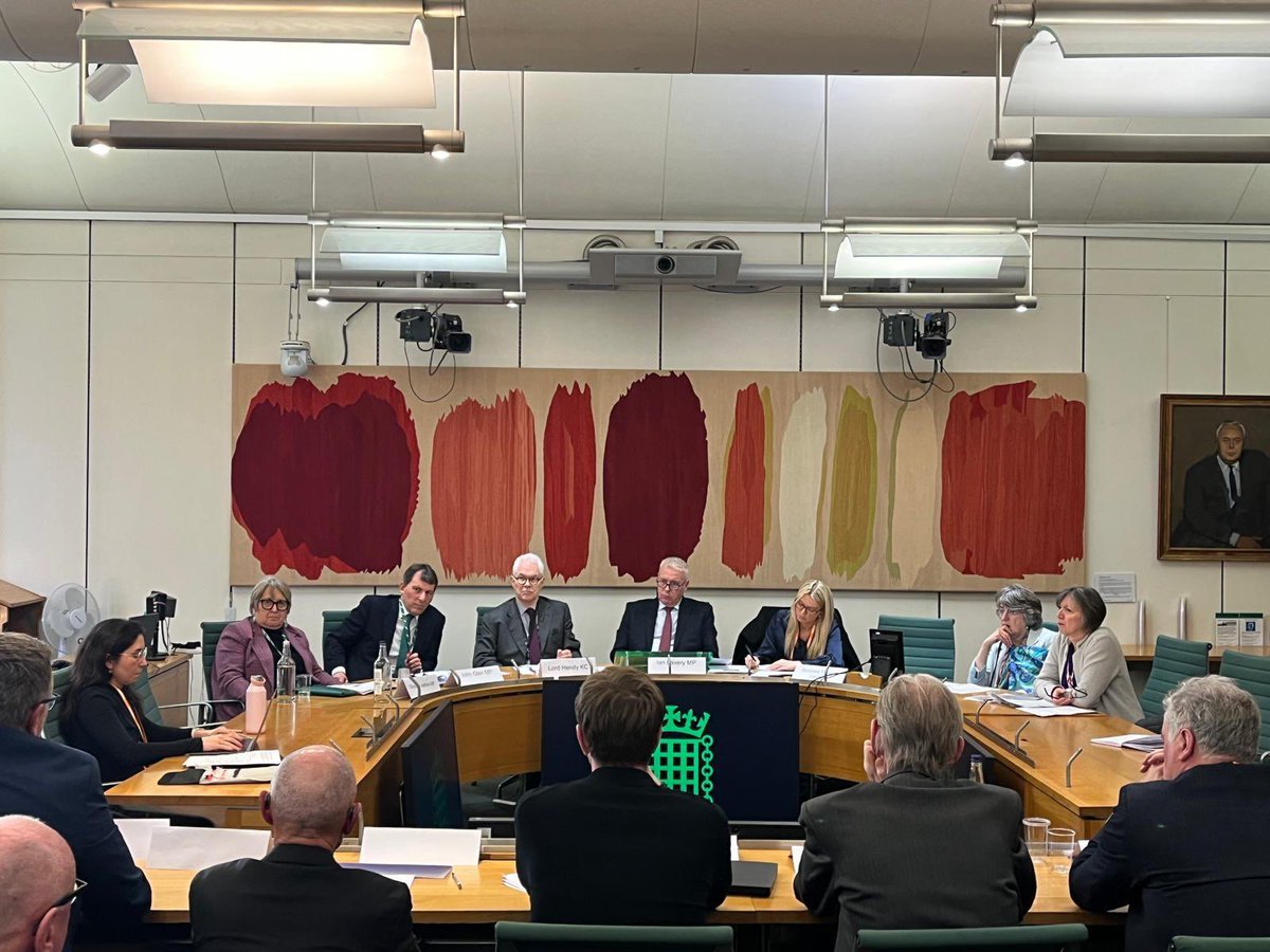 Ian Lavery (@ianlaverymp) on Twitter photo Yesterday I chaired a public hearing into the legacy of Cape — once one of the world’s largest asbestos manufacturers, now owned by @Altrad_Services.
Thank you to my fellow panel members <a href="/cajardineMP/">Christine Jardine 🔶</a>, <a href="/JohnGlenUK/">Rt Hon John Glen MP</a>, <a href="/FrancesOGrady/">Frances O'Grady</a>, Lord Henry KC and Professor Baroness Finlay. Yesterday I chaired a public hearing into the legacy of Cape — once one of the world’s largest asbestos manufacturers, now owned by @Altrad_Services.
Thank you to my fellow panel members <a href="/cajardineMP/">Christine Jardine đź”¶</a>, <a href="/JohnGlenUK/">Rt Hon John Glen MP</a>, <a href="/FrancesOGrady/">Frances O'Grady</a>, Lord Henry KC and Professor Baroness Finlay.