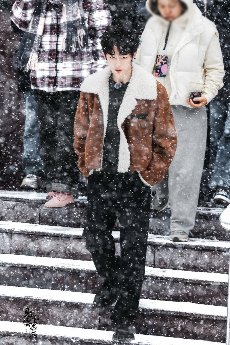 VoteForWinwin's tweet photo. 250325

#桃花坞 #桃花坞5 #윈윈 
#DongSicheng #WINWIN #董思成 https://t.co/3PExKehMjx