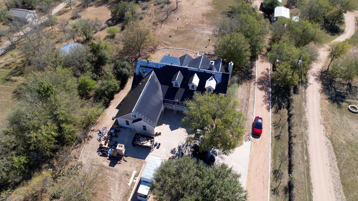 GoodFaithEnergy's tweet photo. Our crew's hard at work bringing this @teslaenergy Solar Roof to life! π₯ This home's setup will be next-level with two Tesla Powerwall 3 batteries and a @span_io Smart Panel. Stay tuned, the best is yet to come! β‘οΈβοΈ
#SolarInProgress #GoodFaithEnergy https://t.co/vCPIBDYSld