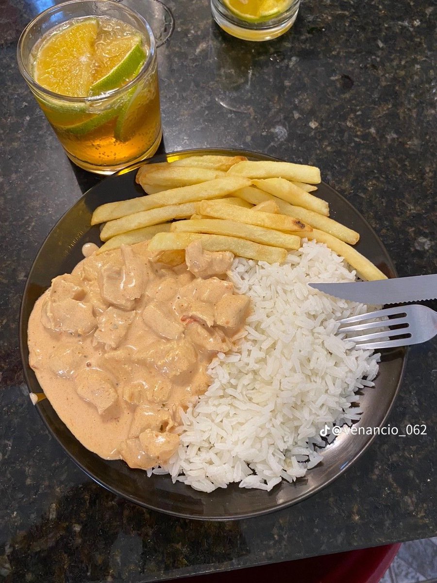 O segredo de um dia feliz? Um prato cheio de strogonoff