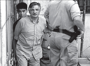 TodoNegativo's tweet photo. Murió el Turco Julián. Esta basura humana, uno de los torturadores más feroces de la dictadura, tenía tres condenas a perpetua. Murió solo y en una cárcel común, como corresponde a todo genocida. Memoria, Verdad y Justicia. https://t.co/mUboh764xV