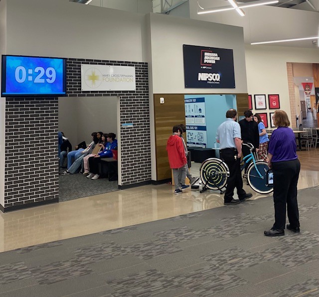 fwcs_ccr's tweet image. Connectors from Blackhawk Middle School experienced a day at JA Finance Park to learn more about financial literacy.    #fwcs #ccr @JAofNorthernIN @FWCommSchools