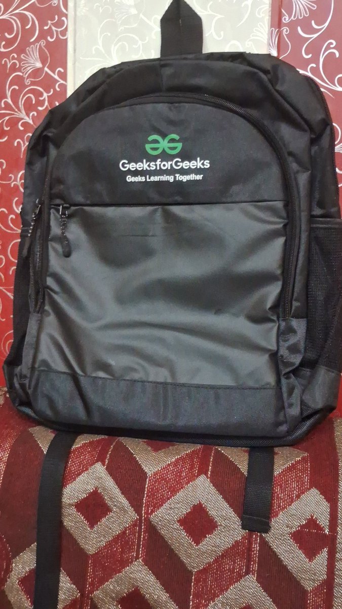 IshaGar03673471's tweet photo. Thanks @geeksforgeeks for this amazing bag by participating in #gfg160 🥰💚 https://t.co/f20KXhzUk0