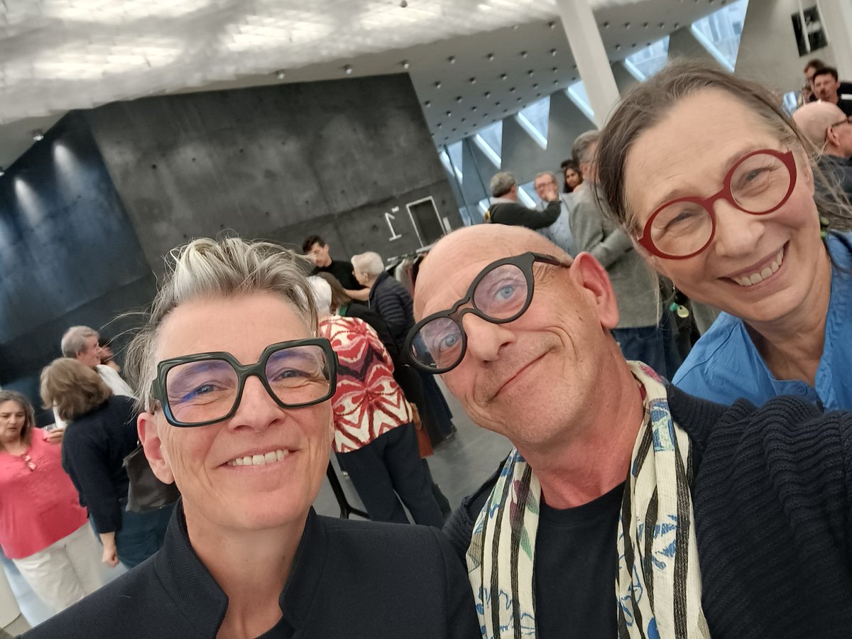 Patrick Reyntiens (@positiefmethiv) on Twitter photo Merci <a href="/lutlynen/">Lut Lynen</a> <a href="/TropischITG/">Instituut voor Tropische Geneeskunde Antwerpen</a> voor alles, de speeches vandaag gaven een mooi beeld van wat een warme persoonlijkheid jij bent, fijn je te mogen hebben als mijn hiv-arts, fijn om met je mogen samen te werken vanuit de community <a href="/Sensoa_be/">Sensoa</a>
Een voorbeeld voor vele ❤️ Merci <a href="/lutlynen/">Lut Lynen</a> <a href="/TropischITG/">Instituut voor Tropische Geneeskunde Antwerpen</a> voor alles, de speeches vandaag gaven een mooi beeld van wat een warme persoonlijkheid jij bent, fijn je te mogen hebben als mijn hiv-arts, fijn om met je mogen samen te werken vanuit de community <a href="/Sensoa_be/">Sensoa</a>
Een voorbeeld voor vele ❤️