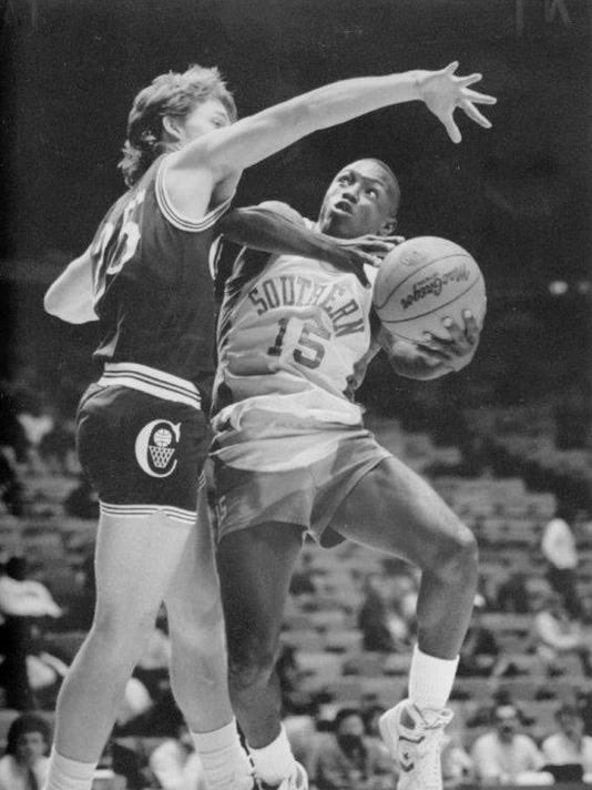 JaguarHoops's tweet image. JAG NATION! Please help us in wishing Jaguar legend and NBA Champion @CoachAvery6 a very happy birthday!
#GoJags 🐆