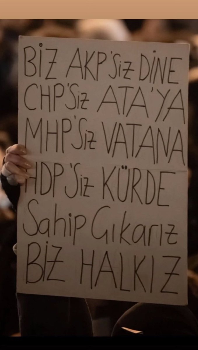 mseyite's tweet photo. İşte tüm mesele bu pankart biz halkız ulan https://t.co/uRZGItcx5u