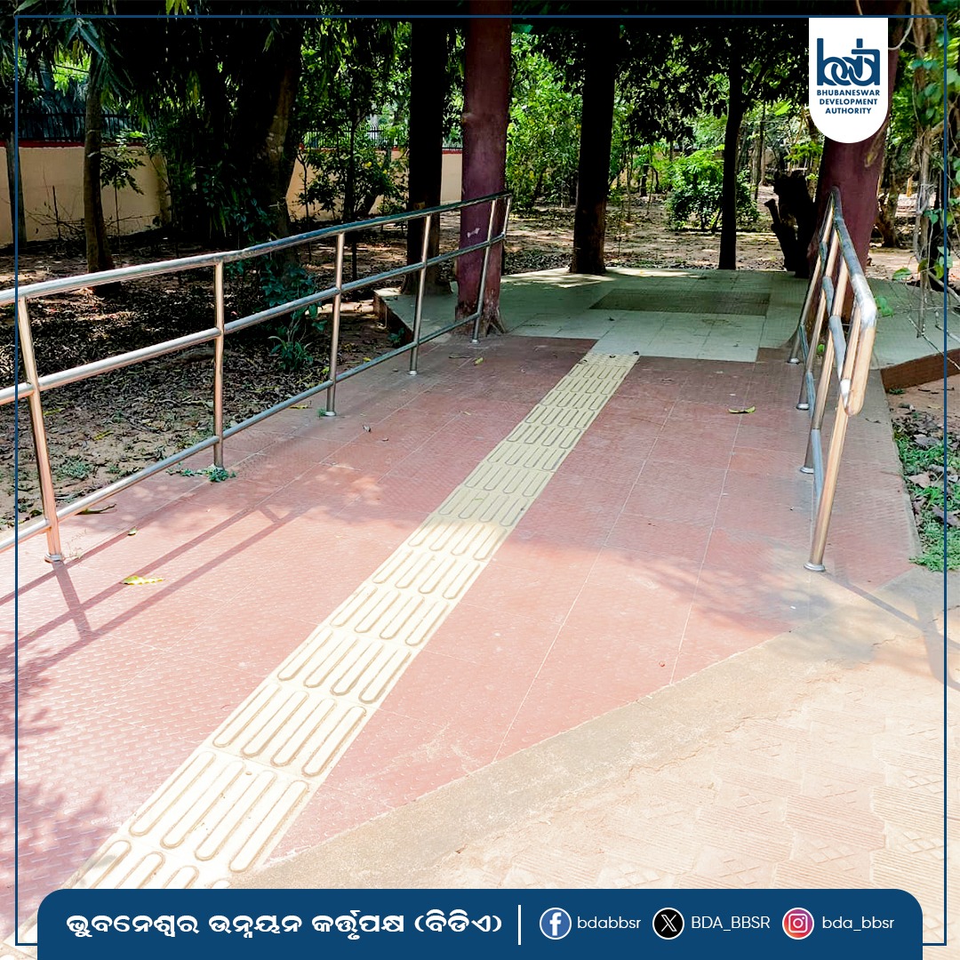 BDA_BBSR's tweet photo. #BDAParks feature special "#AccessibleRoutes" ♿ designed for persons with disabilities, ensuring smooth connectivity to water facilities 🚰, rain shelters ⛱️, toilets 🚻 &amp; essential services. These wheelchair-friendly paths enable safe &amp; independent navigation.
#Bhubaneswar #BDA https://t.co/598RZc6yZy
