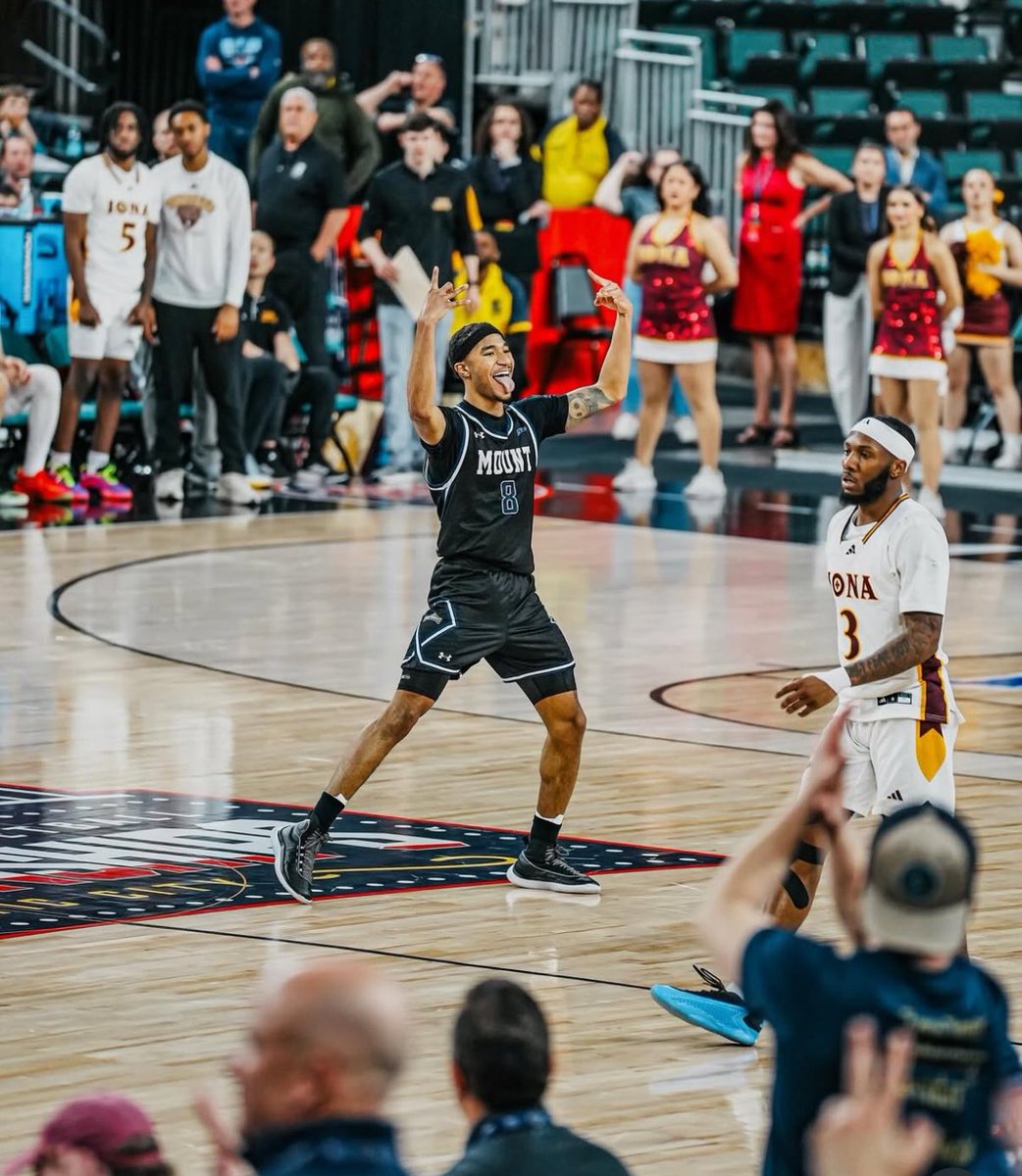 NEWS: Mount St. Mary’s guard Dallas Hobbs plans to enter the transfer portal, his agents Corey Barker and Mitchell August tell <a href="/TheAthleticCBB/">The Athletic CBB</a> 

He averaged 12.4 points 3.7 rebounds and 3.3 assists per game

Played well in the opening round of NCAA Tournament