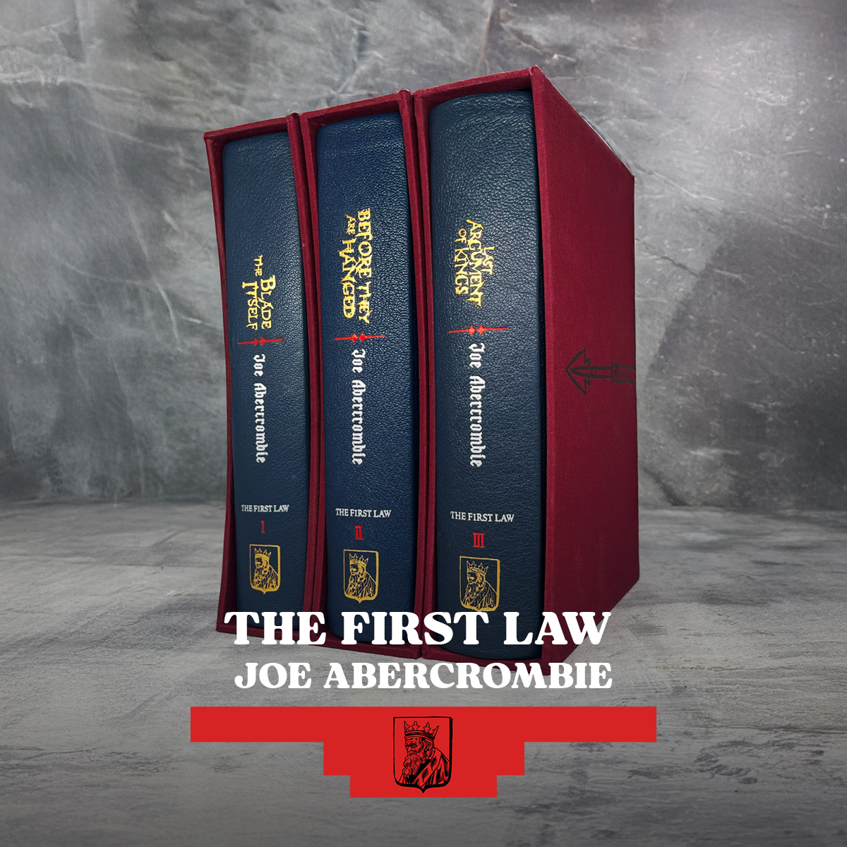 CuriousKing_'s tweet image. You may have been asking yourself, what does a full Curious King trilogy look like together? Well we finally have some pictures of our #FirstLaw release by the enigmatic and sardonic @LordGrimdark himself.

They were always meant to be seen together as a set, and here they are!
