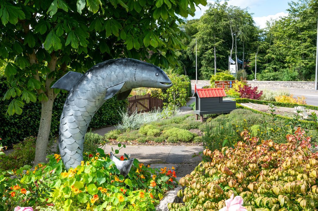 Visit a charming Speyside town 🌿✨ #EscapeYourEveryday

Nestled along the banks of the River Spey, Fochabers is a town rich in history, culture and stunning landscapes.

📌 - Fochabers
📷 - Visit Moray Speyside