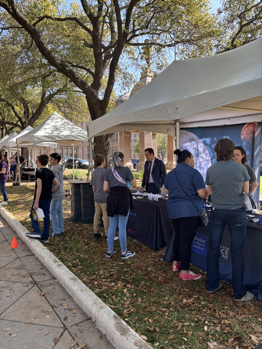 BCMSpaceHealth's tweet photo. Good morning and good space from #TexasSpaceDay! ๐ญ๐ Weโre here at the #TXCapitol all day. Come learn about #EXPAND #HERMES and our other research programs! https://t.co/r0edfBcgtA