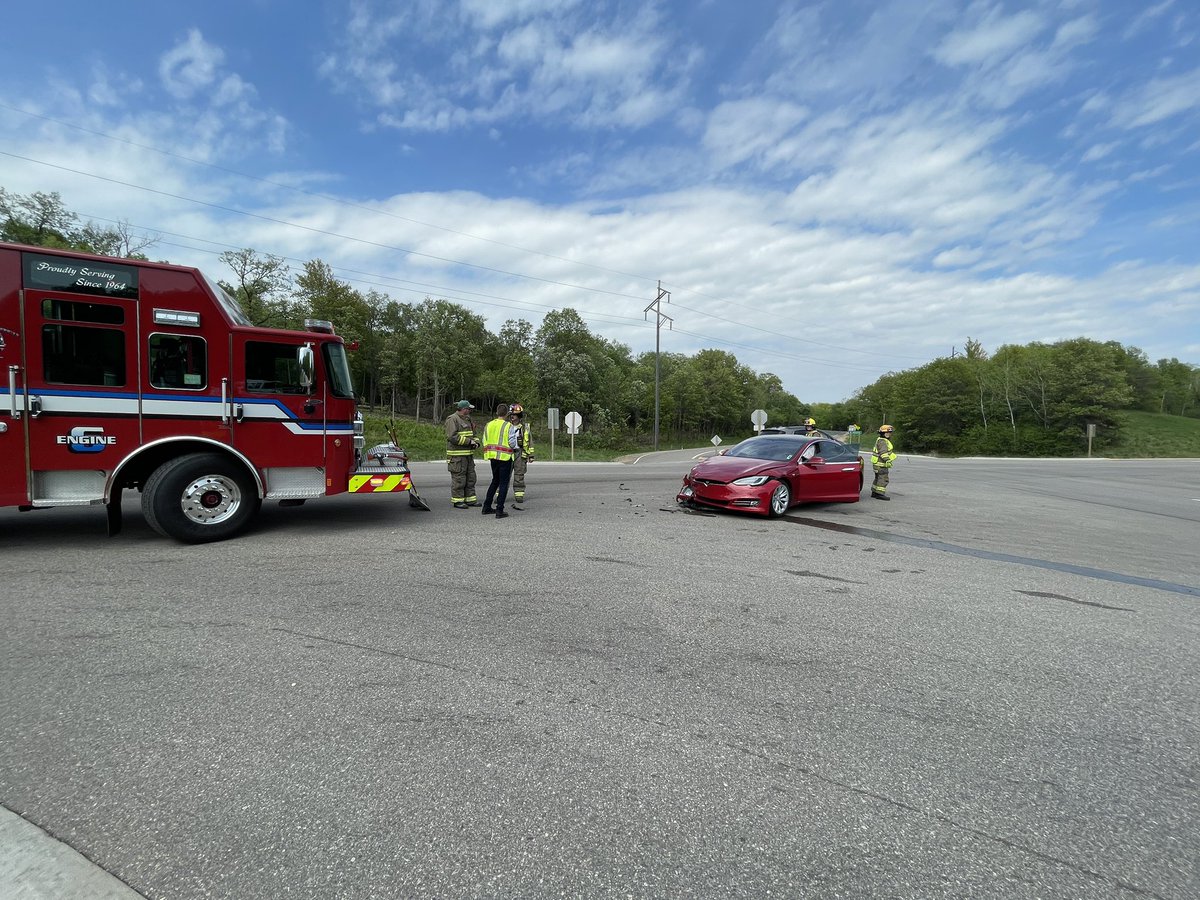 Implantable's tweet photo. I stand with all of Tesla and Elon Musk.  

While using FSD, my 2017 Model S saved my life from a drunk driver.  Tesla safety technology is one-of-one and best-in-class. 

#nothingcomparable #tesla #ElonMusk #bestinclass #oneofone https://t.co/CtFBwZ4mbc