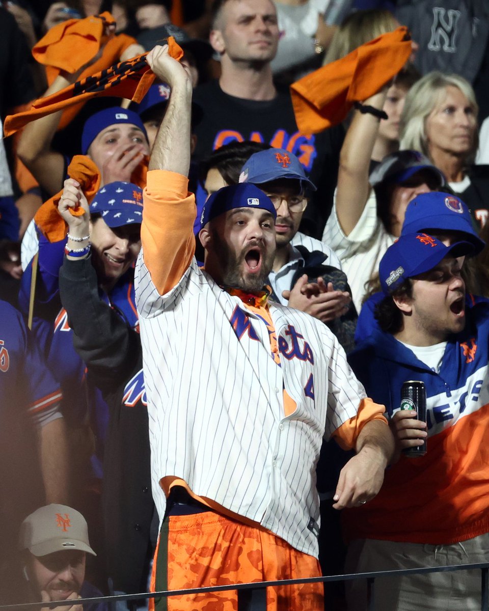 SNY_Mets's tweet photo. The Mets have announced that their 2025 season ticket packages have sold out.

The team also says that it has its highest recorded membership base in franchise history entering the season 🎫 https://t.co/h2pgMs1AIz