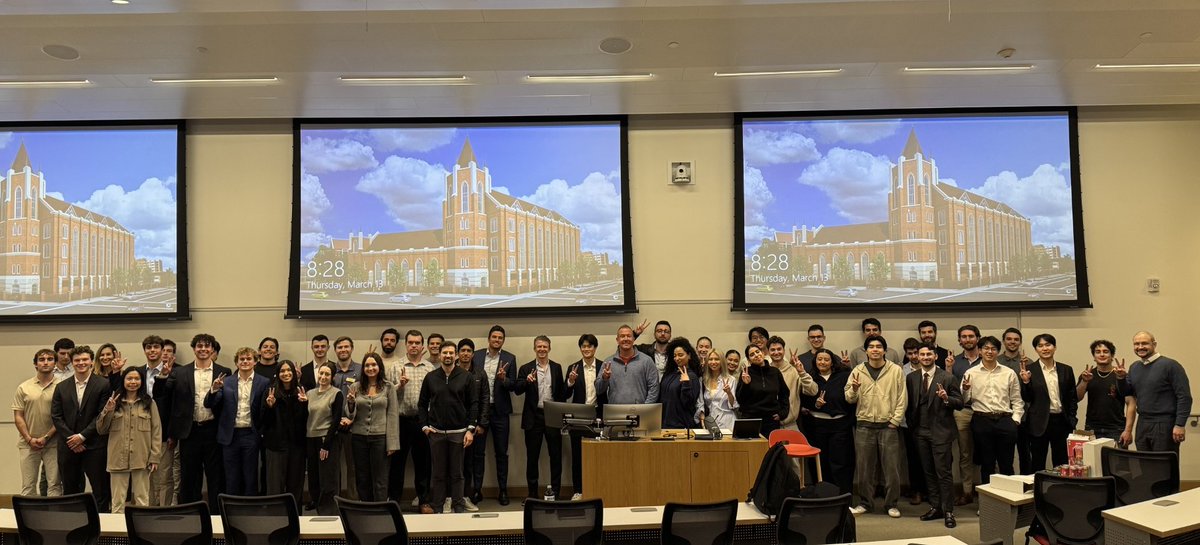 WalkerDunlop's tweet image. @willywalk recently spoke at the University of Southern California at their CEO Speaker Series!

The classes four takeaways from the discussion were: 
Be curious
Be tenacious
Find what drives you
Prioritize health &amp;amp; key relationships

#CEOSeries #RealEstate #Investment #WeAreWD