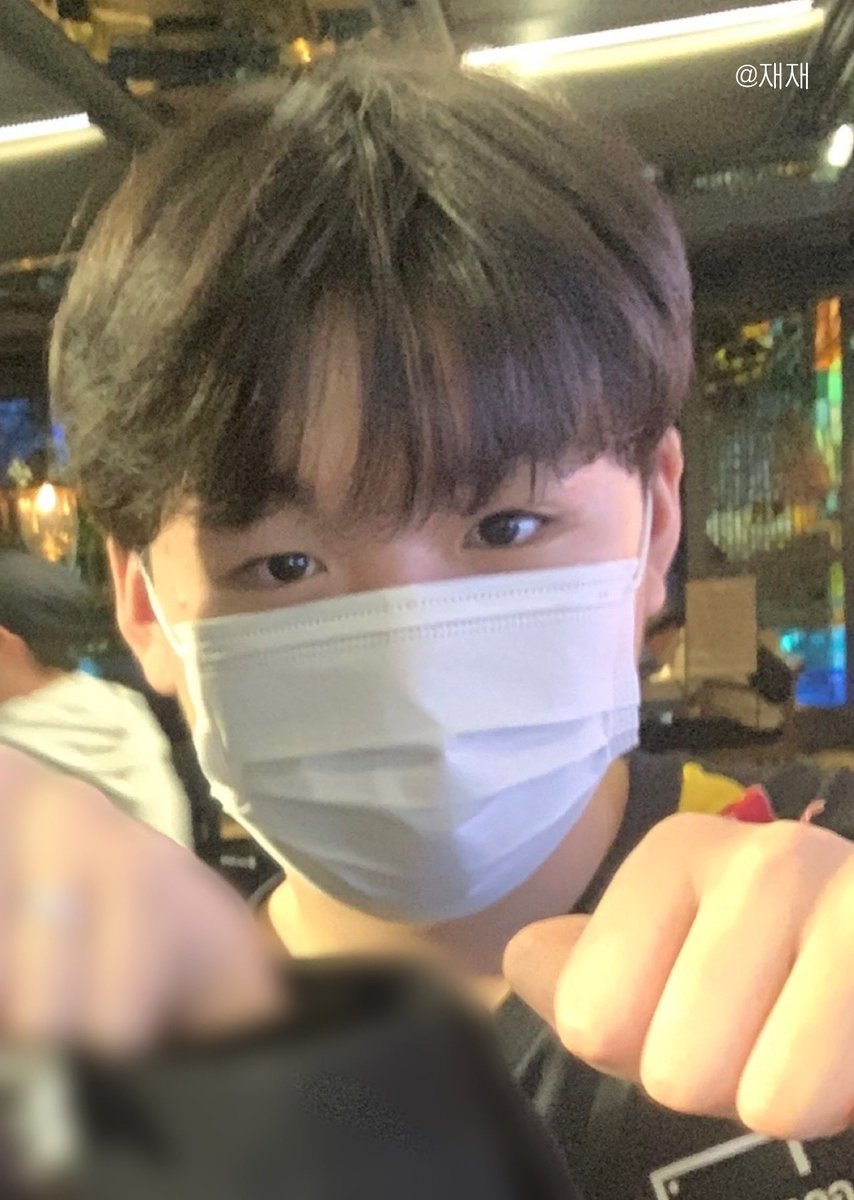 금재님 폰에는 (당연히) 없는..^^

팬미팅 때 찍은 셀카 공유합니다,,(ง ᵕᴗᵕ)ว

#SMASH