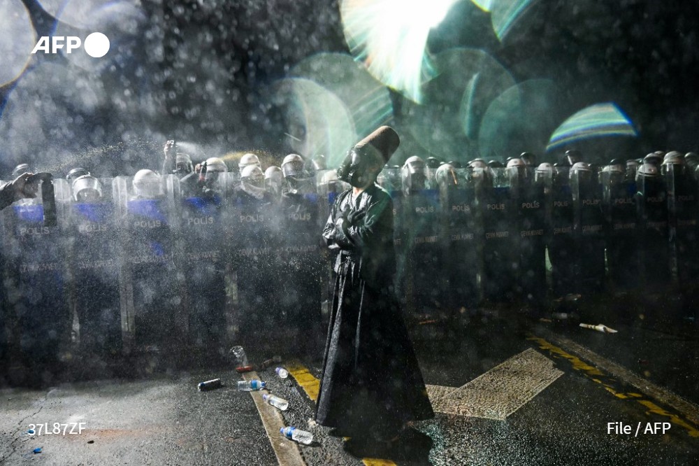 #UPDATE A Turkish court on Tuesday remanded seven journalists in custody, including AFP photographer Yasin Akgul, who had been detained after covering the Istanbul protests that erupted after the arrest of the city's mayor ➡️ u.afp.com/SwHZ