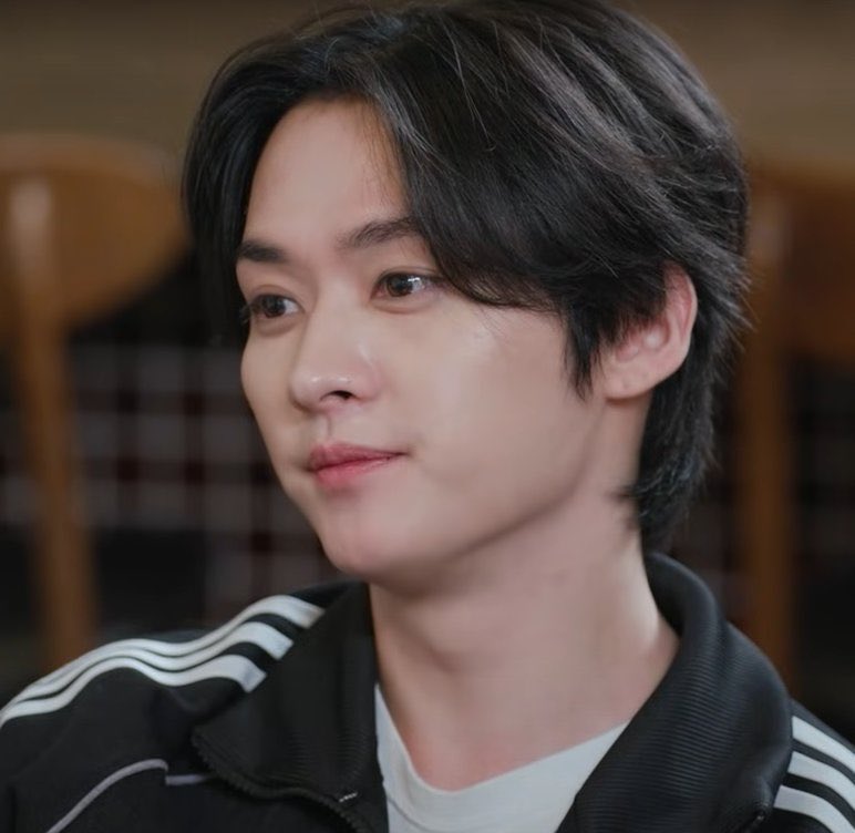 who is he looking at? 

level: extremely hard