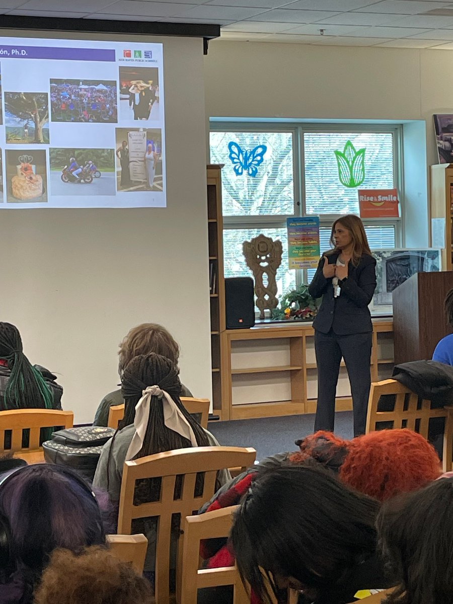 DrMNegron's tweet photo. I enjoyed speaking with #Hillhouse High School students in honor of #WomensHistoryMonth! #NHPS https://t.co/SOrGhAqkn8