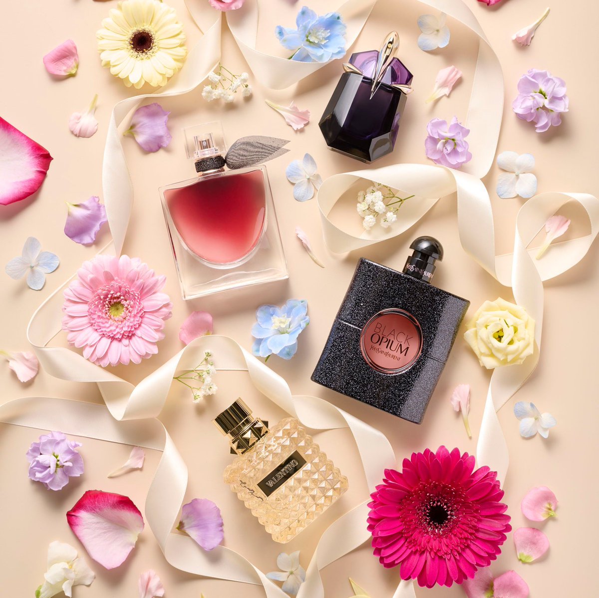 Treat the special Woman in your life this Mother's Day with a fragrance from Superdrug 💐 buff.ly/nAEVNmz