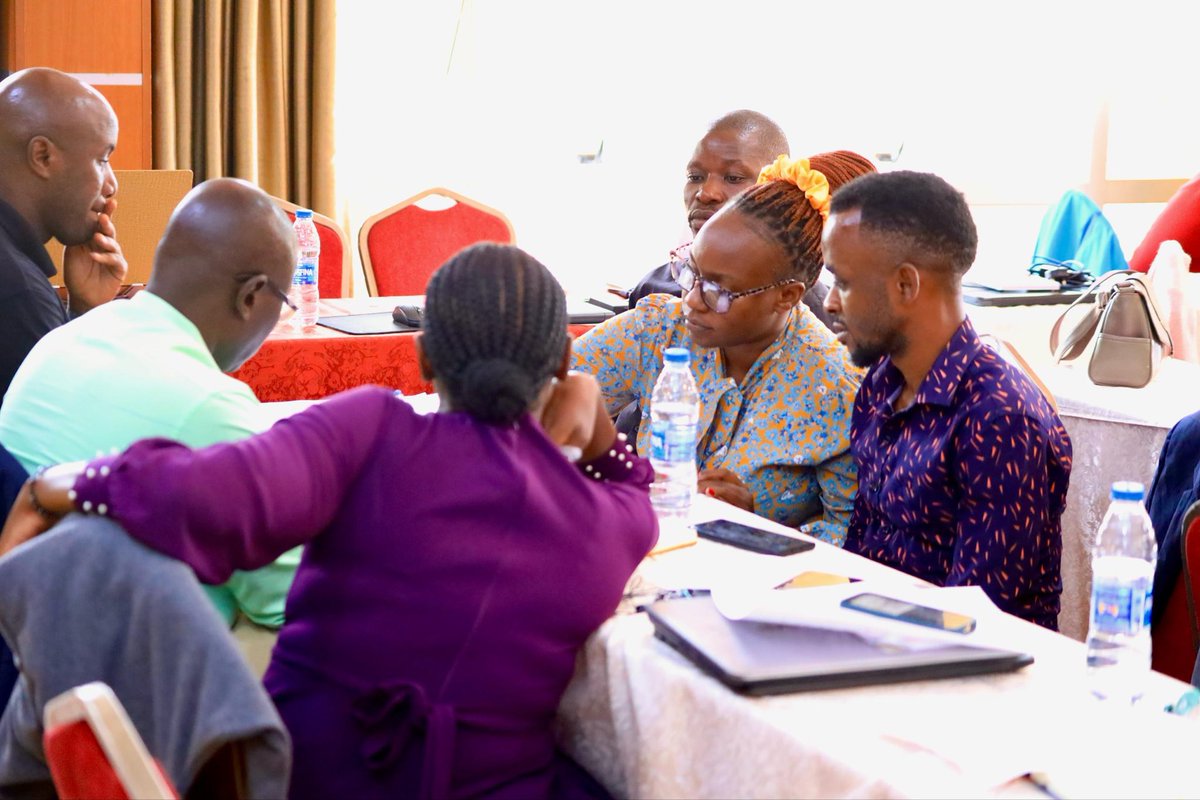 GCICUganda's tweet photo. The Ministry of Agriculture, Animal industry and Fisheries in collaboration with Food and Agriculture Organisation of the United Nations (FAO) organised a training workshop to equip Journalists with skills in Pests and Diseases Reporting on 24th and 25th March, 2025. 

𝐓𝐡𝐞 𝐨𝐛𝐣𝐞𝐜𝐭𝐢𝐯𝐞𝐬 𝐨𝐟 𝐭𝐡𝐢𝐬 𝐭𝐫𝐚𝐢𝐧𝐢𝐧𝐠 𝐢𝐧𝐜𝐥𝐮𝐝𝐞𝐝, 𝐭𝐨;
✅ Brief the media on new and emerging pest threats to Ugandan agriculture
✅ Equip the Journalists with essential skills in agriculture reporting with a focus on pests and diseases reporting
✅ Brief the media on pesticide products, registration and withdraw procedures
✅ Familiarise the Journalists with key international standards/treaties in agriculture
✅ Enhance collaboration between @MAAIF_Uganda and the media fraternity 

𝐓𝐡𝐞 𝐌𝐞𝐝𝐢𝐚 𝐩𝐥𝐚𝐲𝐬 𝐚 𝐤𝐞𝐲 𝐫𝐨𝐥𝐞 𝐢𝐧 𝐏𝐞𝐬𝐭/𝐃𝐢𝐬𝐞𝐚𝐬𝐞 𝐌𝐚𝐧𝐚𝐠𝐞𝐦𝐞𝐧𝐭 𝐭𝐡𝐫𝐨𝐮𝐠𝐡;
✔️ Tracking evidence in science 
✔️ Monitoring levels of innovations shared with the public, tracking milestones 
✔️ Promoting citizen engagement, among other key roles.

𝐖𝐡𝐲 𝐜𝐨𝐦𝐦𝐮𝐧𝐢𝐜𝐚𝐭𝐞 𝐚𝐛𝐨𝐮𝐭 𝐏𝐞𝐬𝐭𝐬 𝐚𝐧𝐝 𝐃𝐢𝐬𝐞𝐚𝐬𝐞𝐬?
➡️ Breaking cultural barriers to adoption of pest control technologies 
➡️ Providing descriptions and explanations of pests to enhance the level of public scientific literacy 
➡️ Integrating socio-cultural practices in pest control 

𝐂𝐚𝐥𝐥 𝐭𝐨 𝐀𝐜𝐭𝐢𝐨𝐧:
✅ Journalists: Use your platforms to educate farmers and the public on emerging pest threats, available control measures, and the importance of scientific innovations in agriculture.

✅ Government and Stakeholders: Strengthen partnerships with the media to ensure timely, accurate, and research-backed information reaches communities to prevent and manage pest outbreaks.

✅ Farmers and the Public: Stay informed about pest threats, adopt recommended control measures, and actively engage with agricultural experts to protect livelihoods.

Together, we can enhance food security by promoting informed pest management strategies. #PlantHealth @FrankTumwebazek
