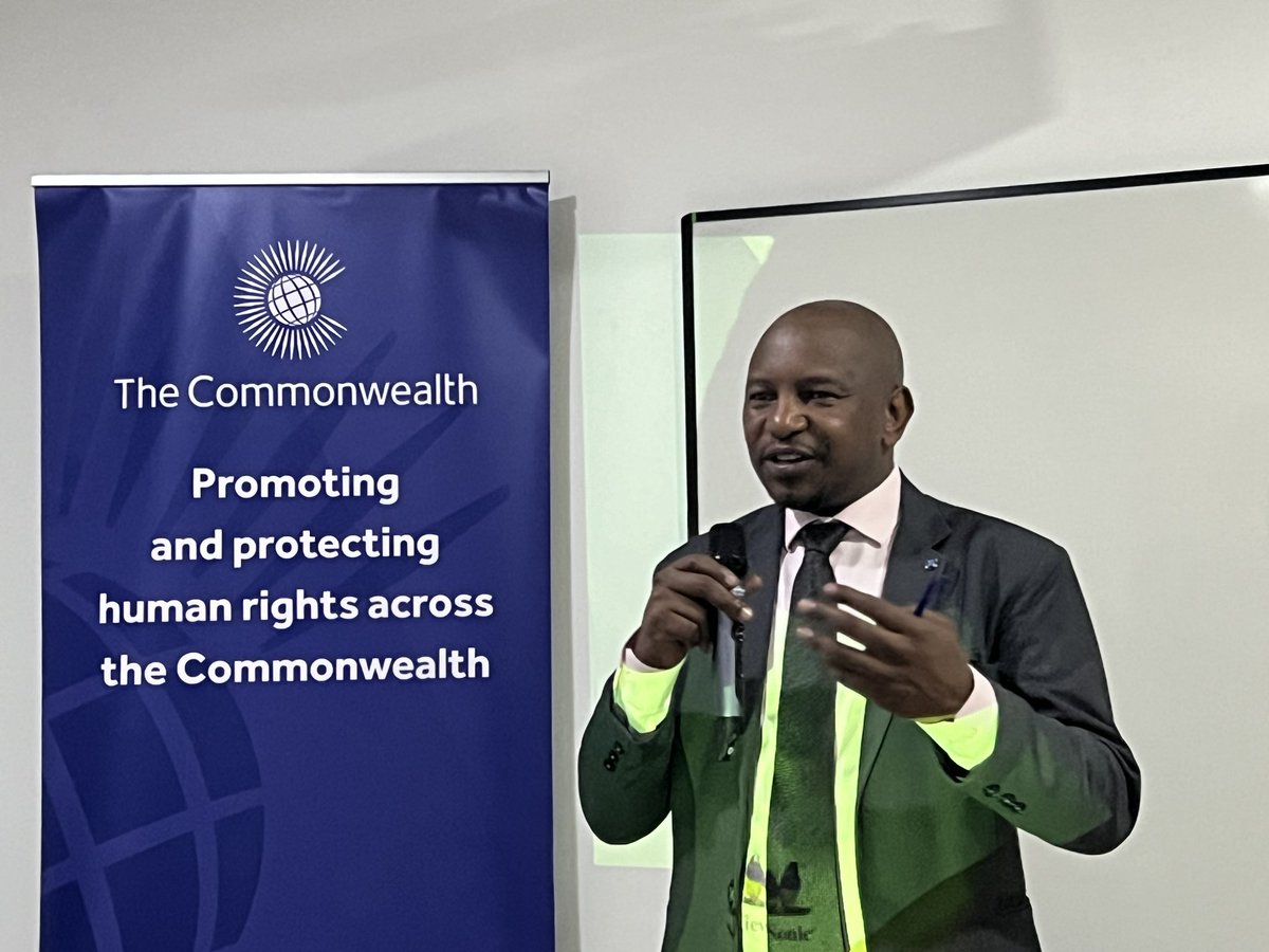 human_sierra's tweet photo. @commonwealthsec trains staff of #HRCSL &amp; District Human Rights Committees on strategic approaches to strengthening engagement in critical human rights issues in #SierraLeone. @UNDPSierraLeone https://t.co/y3AByGxnTU