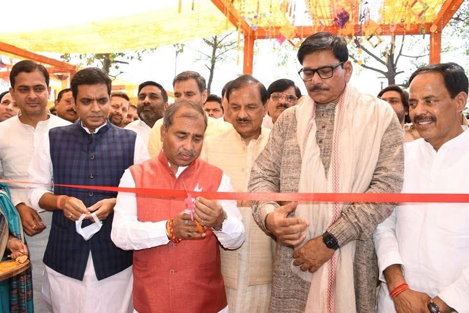 BJPBhupesh's tweet image. आज नोएडा में प्रदेश सरकार के सफलतम 8 वर्ष पूर्ण होने के अवसर पर आयोजित&quot;8 साल बेमिसाल&quot; कार्यक्रम का भव्य शुभारंभ माननीय प्रभारी मंत्री #Kunwar #Brijesh #Singh जी ने किया। वह सभी गणमान्य उपस्थित रहे