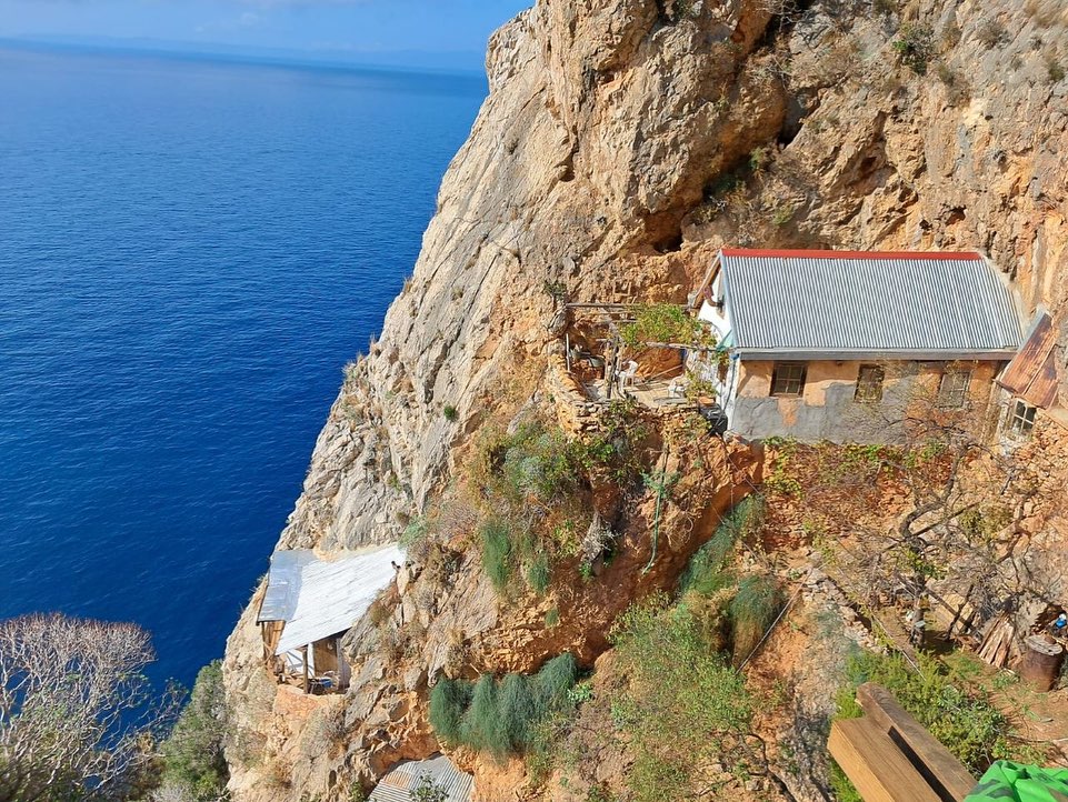 GeronAthanasios's tweet image. Φριχτά Καρούλια
Ужасные Карулья (катушки)